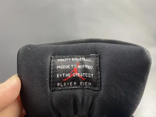HYPE 11 INSTINCT JORDAN AR0715-010 ANIMAL AIR 0613
